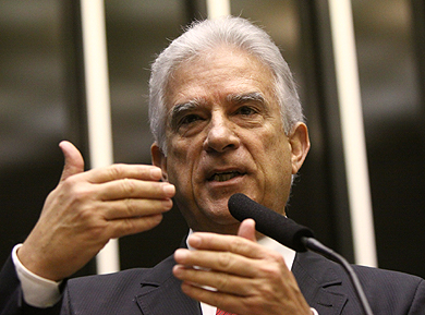 Brasil coopera com semiescravidão de cubanos, diz líder do PPS sobre 