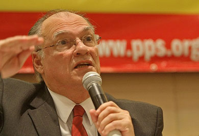 Incompetência do Ministério da Educação desmoraliza o Enem, diz Freire